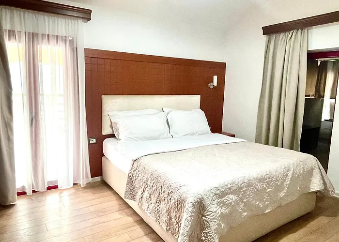 City 5 Hotel