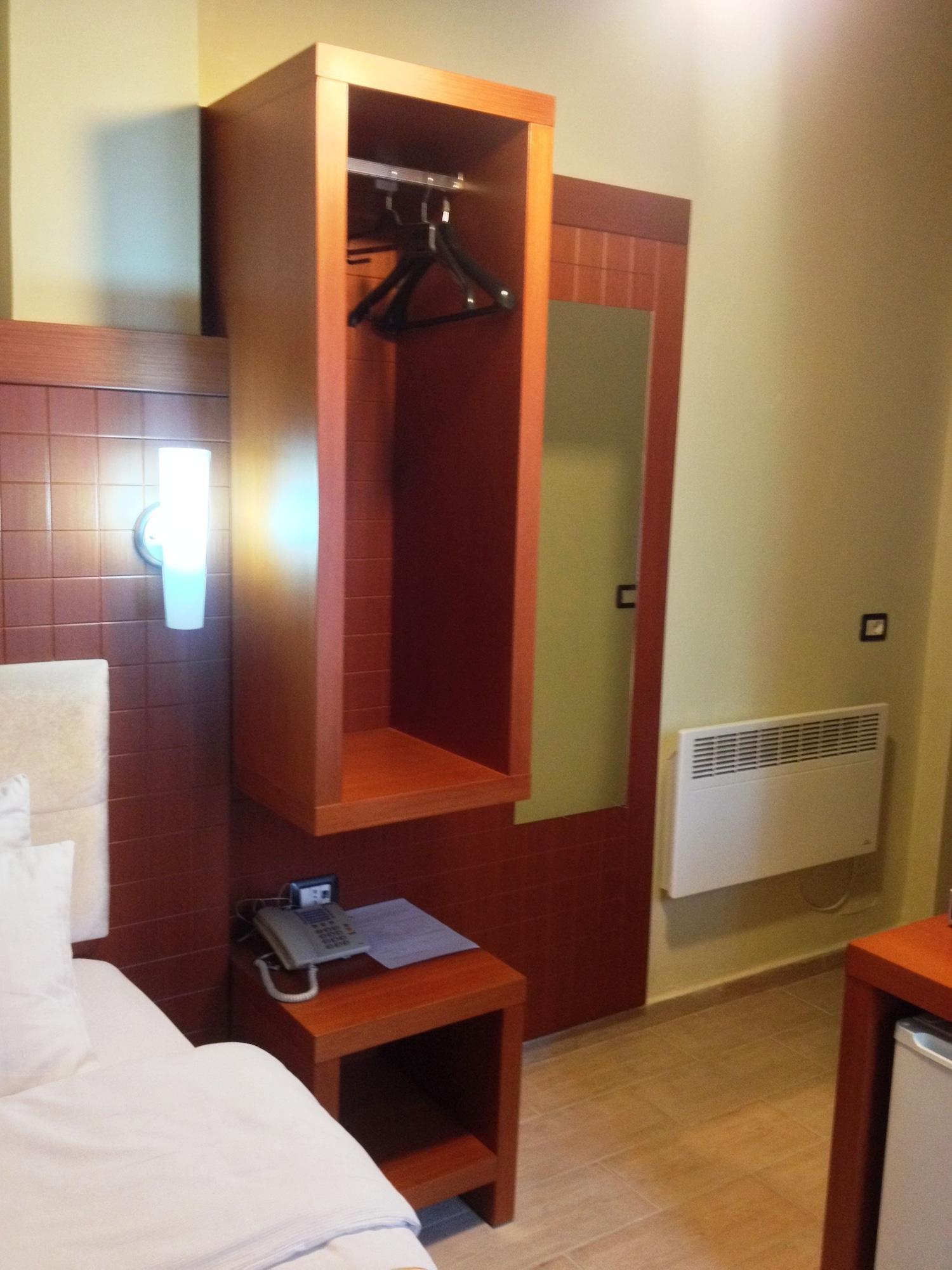 5 Hotel